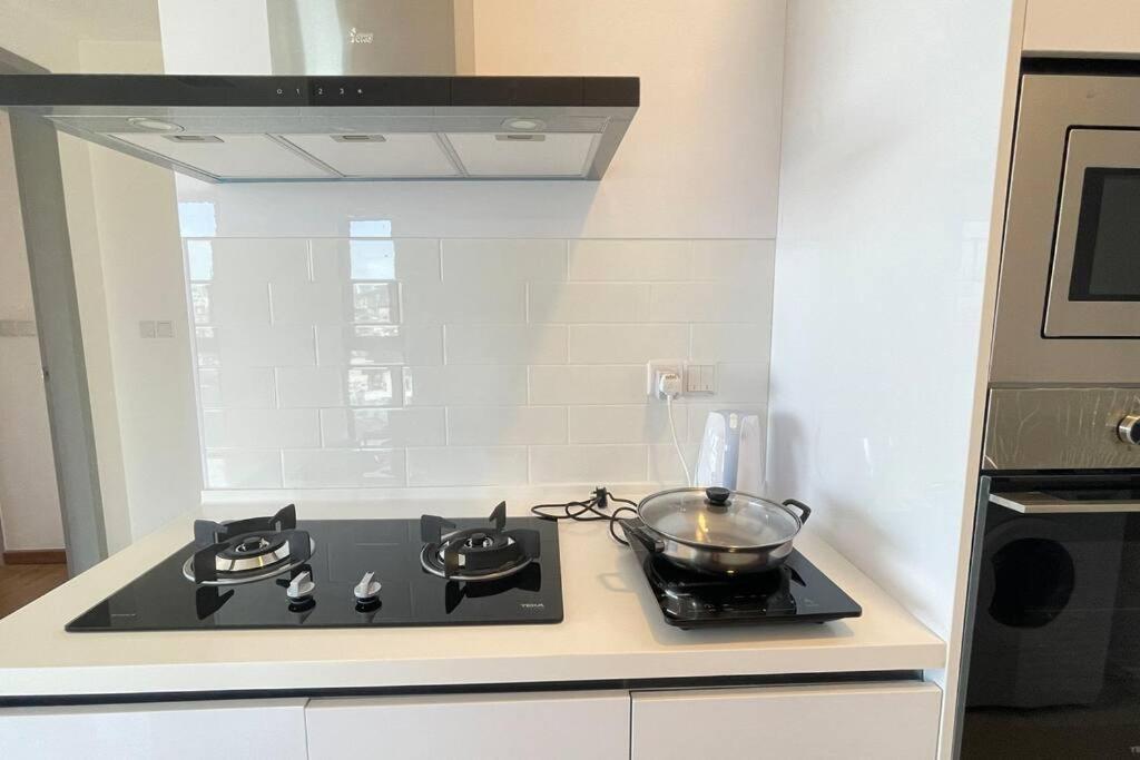 New Georgetown Stylist 2Br Homestay For 10Pax 无敌美景两房民宿 Beacon Executive Suite ภายนอก รูปภาพ