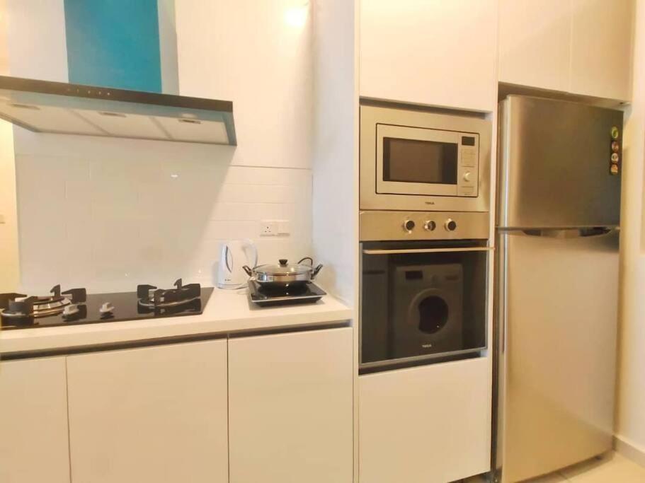 New Georgetown Stylist 2Br Homestay For 10Pax 无敌美景两房民宿 Beacon Executive Suite ภายนอก รูปภาพ